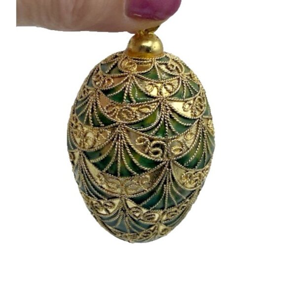 Vintage Green Enamel Egg Ornament Gold Tone Christmas Holiday Tree Decor - Picture 1 of 9